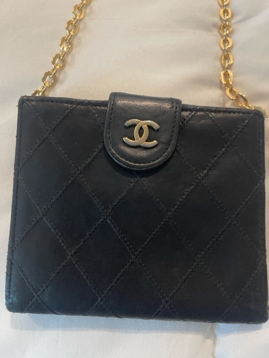 CHANEL Black Quilted Leather Wallet with Gold Chain - Picture 12 of 16